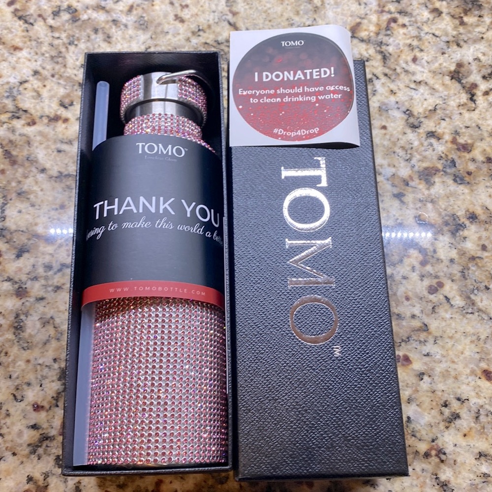 TOMO Rose Blossom 750 ml 25 oz new in box